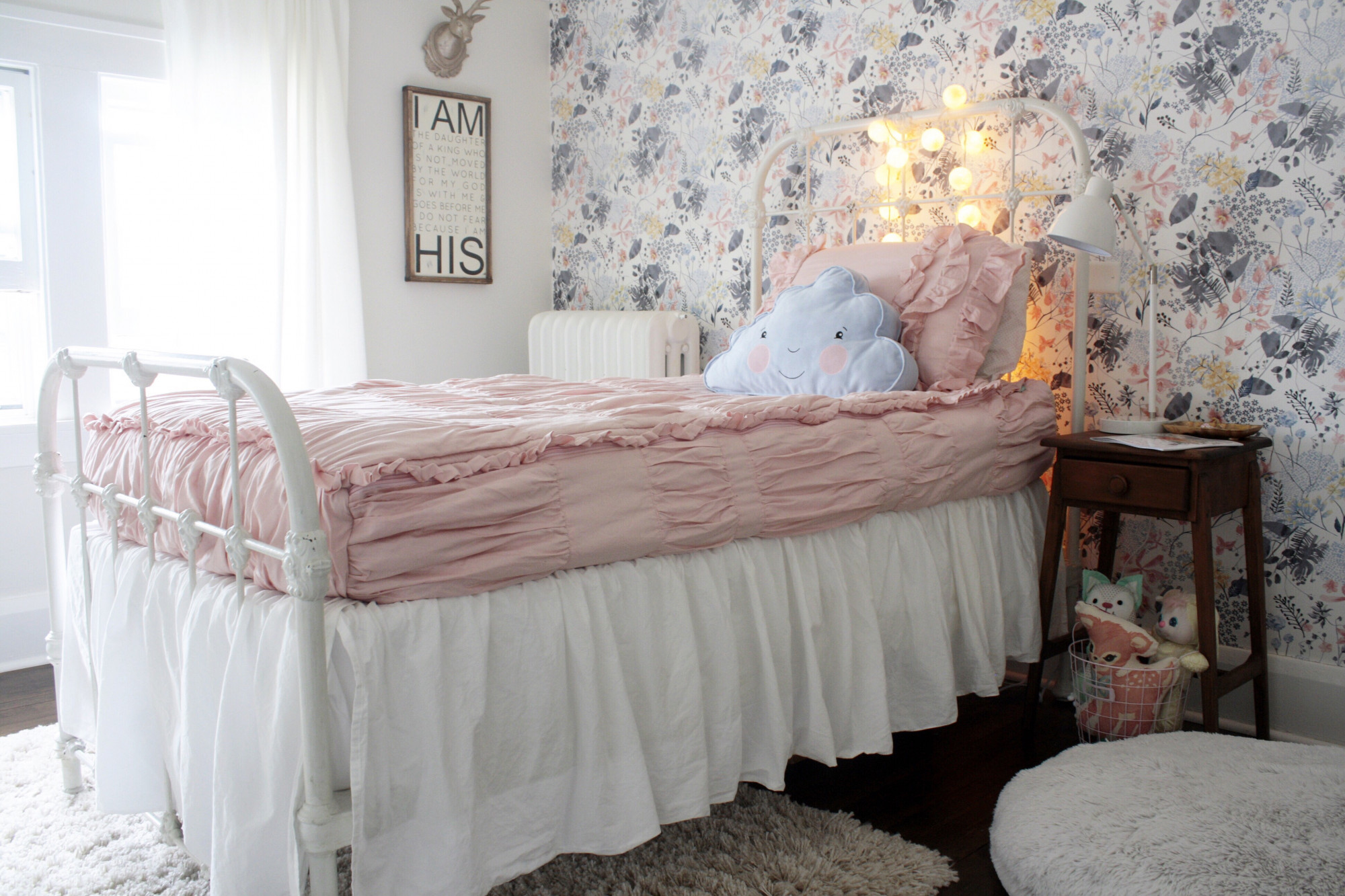 KindredVintageCo - Bedroom Mini-Makeover