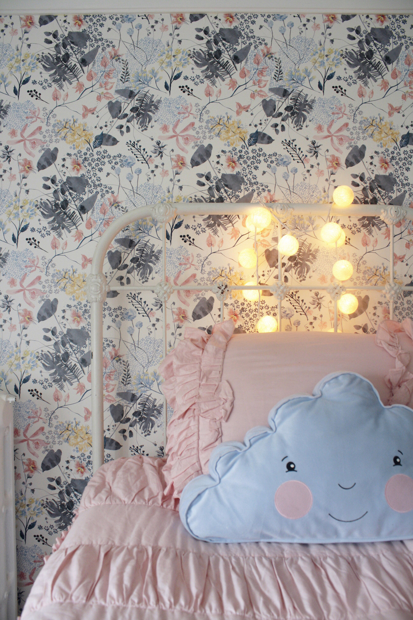 KindredVintageCo - Bedroom Mini-Makeover