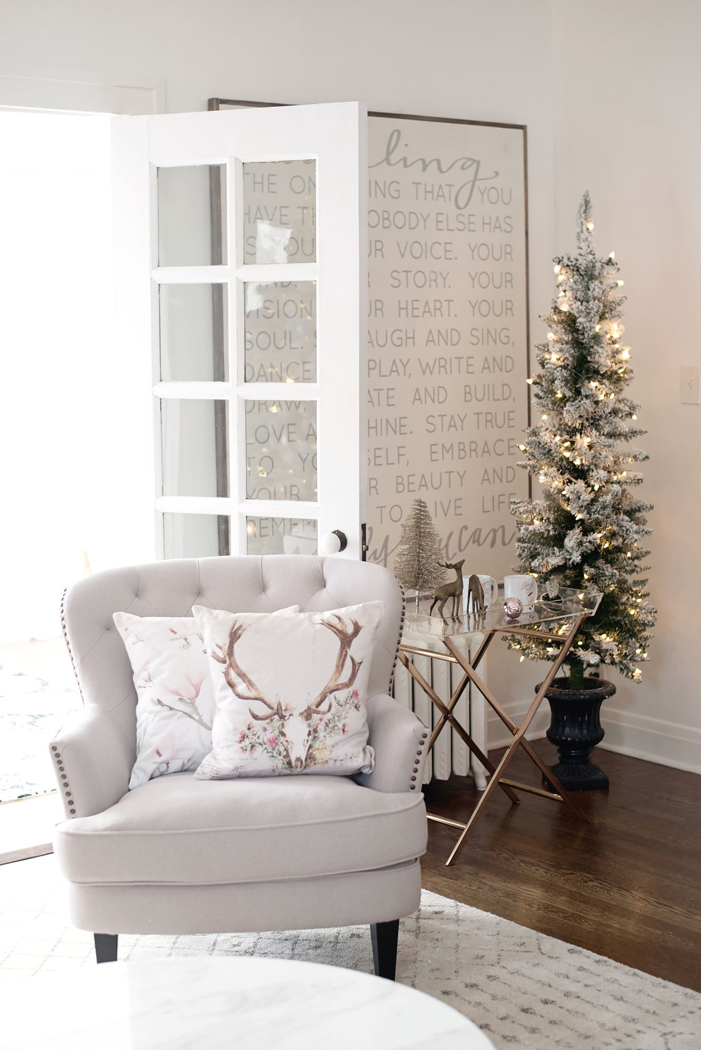 KV Christmas Living Room