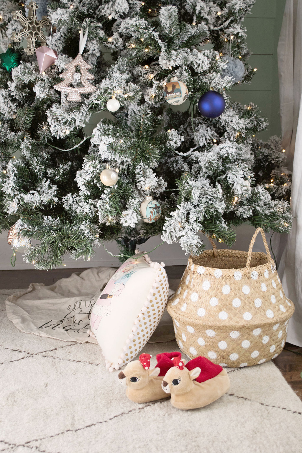 KV Christmas Bedroom Tree