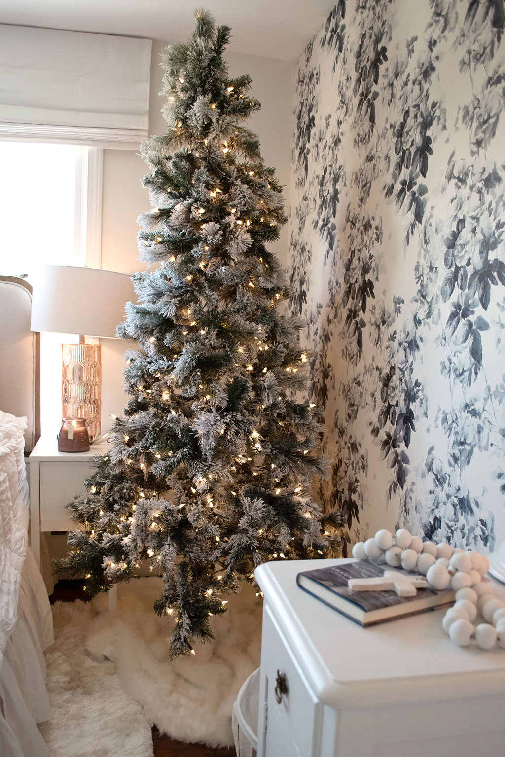KV Christmas Bedroom Tree